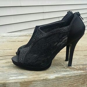 Homecoming Black Shoes
